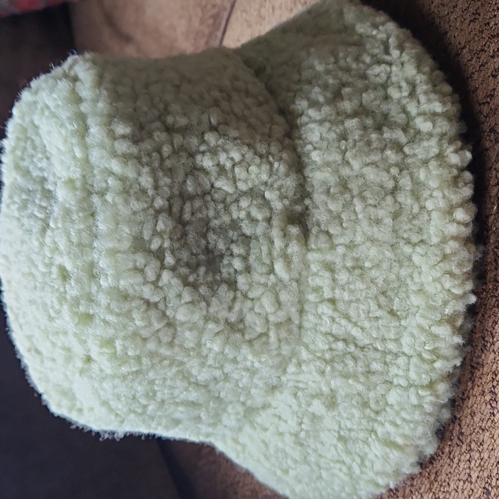 Hat - Picture 2 of 3